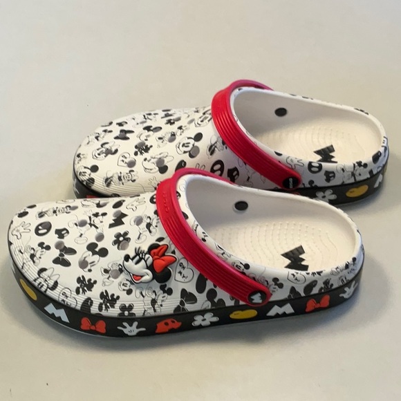 7 Off Court Crocs Mickey Mouse - Picture 1 of 7